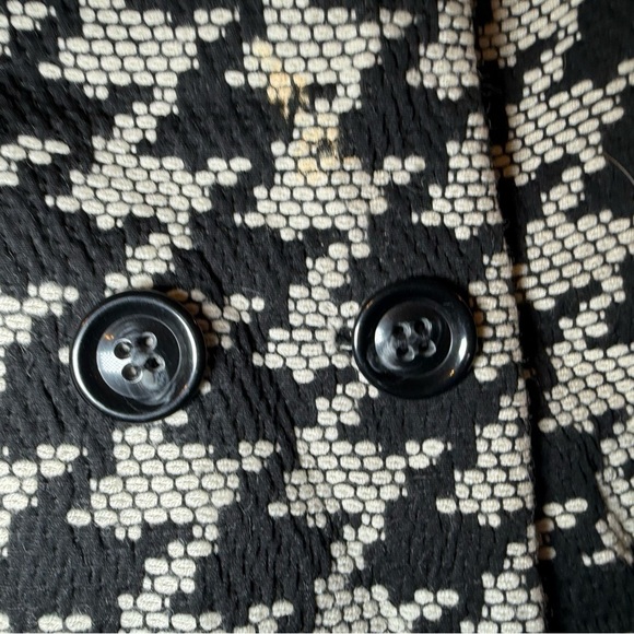 Talbots Black & White Geo Print Wool Blend Crop Jacket Petite Size 2 Buttons - Picture 4 of 7
